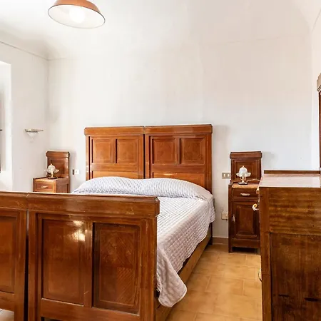 Guesthost - Casa Battazzi Peglio (Pesaro and Urbino)