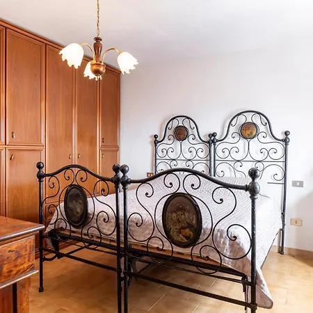 Guesthost - Casa Battazzi Apartment Peglio (Pesaro and Urbino)