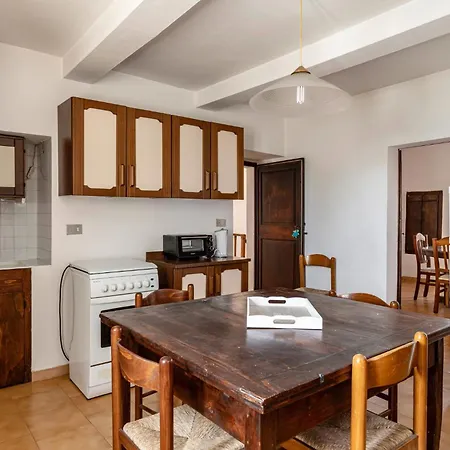 Guesthost - Casa Battazzi Apartment